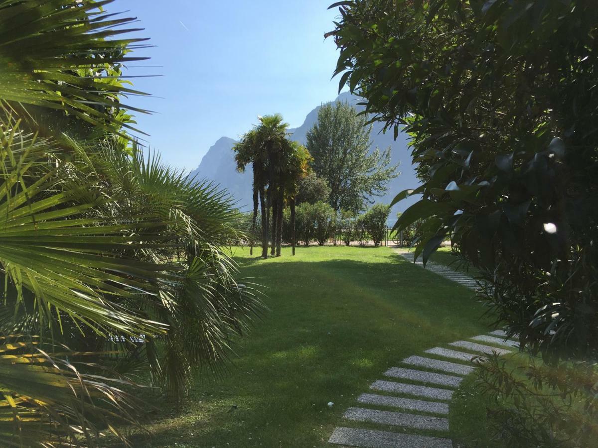 Appartamento Al Lago ริวาเดลการ์ดา ภายนอก รูปภาพ